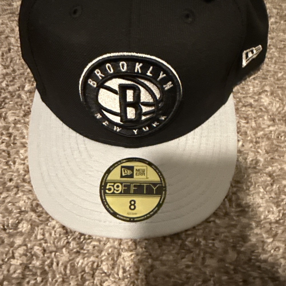 New Era 59FIFTY‎ Brooklyn Nets Fitted Hat Size 8 Black White NBA Flat Brim Cap